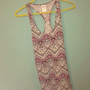Tank top from pink with abstract pattern.